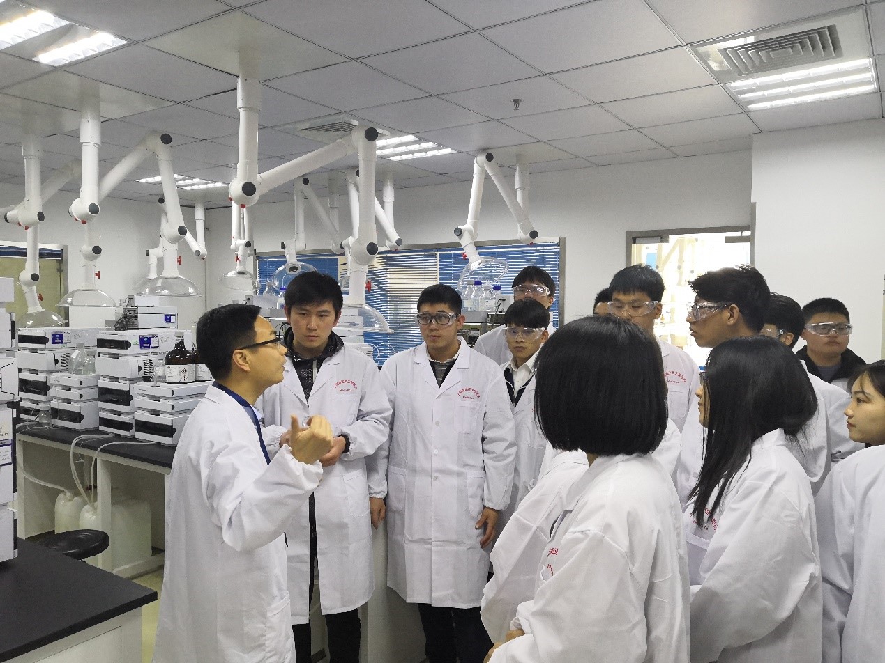 走进贝斯特全球最奢华的游戏平台，与学子共话成长