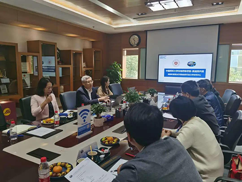 贝斯特全球最奢华的游戏平台首席执行官陈春麟博士，商务发展部副总裁蔡金娜博士等人热情接待了金能明书记一行。