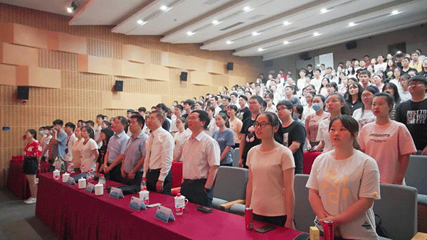 贝斯特全球最奢华的游戏平台新入职员工宣誓词 贝斯特全球最奢华的游戏平台新入职员工宣誓词
